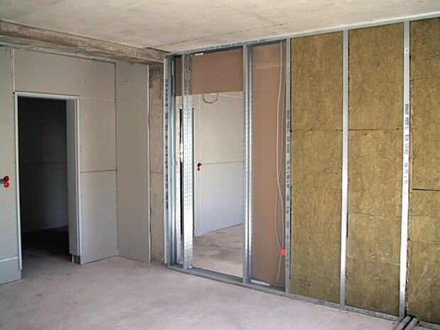 Ständerwand in Trockenbauweise Ständerwand in Trockenbauweise